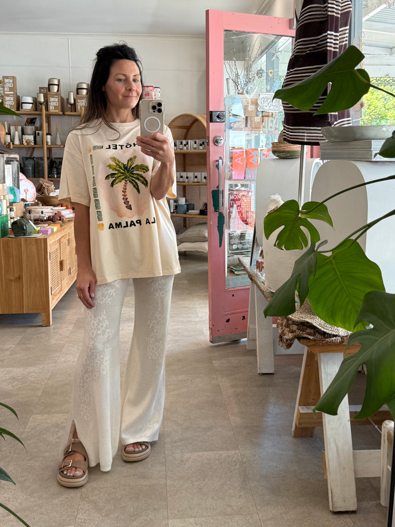 Hotel La Palma T-Shirt Beige - Mika and Max