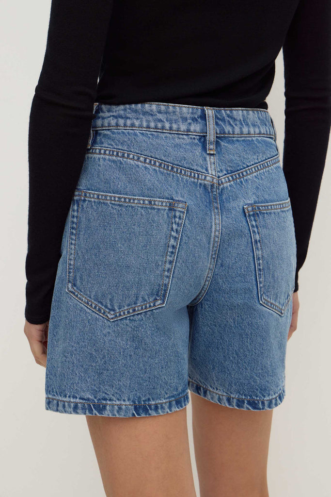 Mid Rise Vintage denim short classic blue