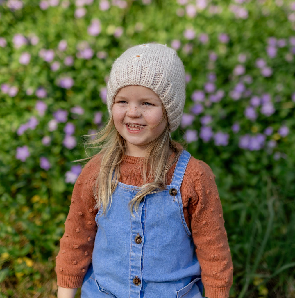 Daisy Beanie Oatmeal