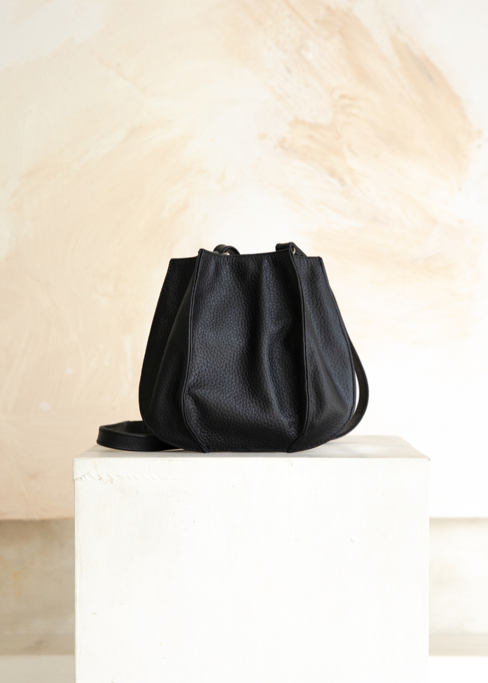 Vera Mina Crossbody Textured Noir