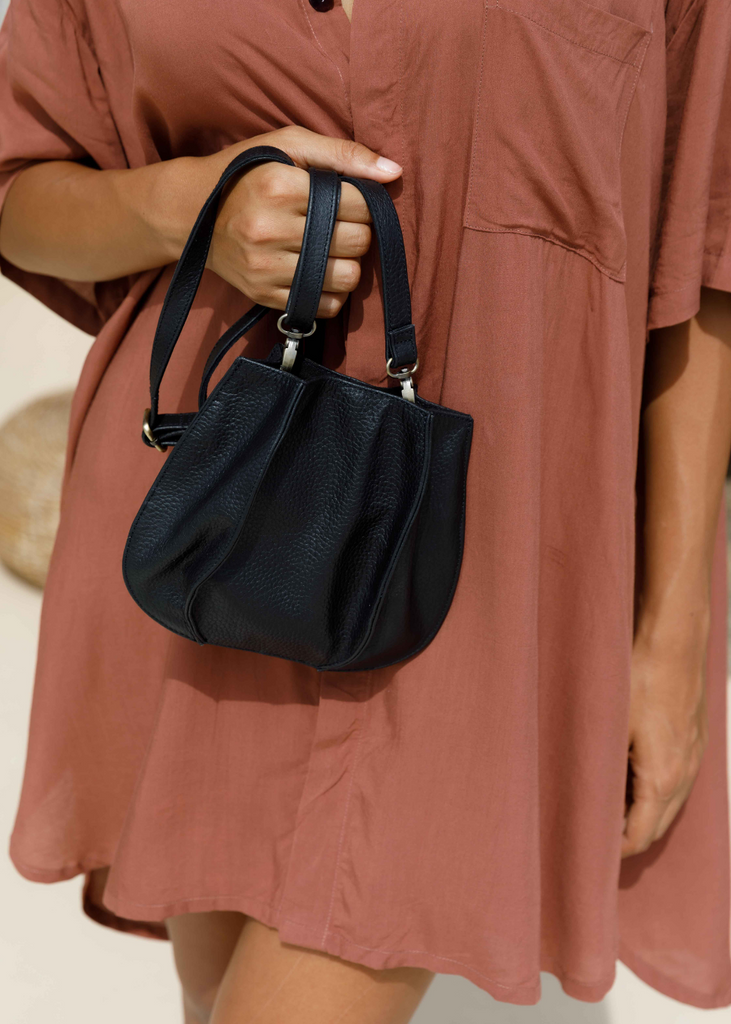 Vera Mina Crossbody Textured Noir