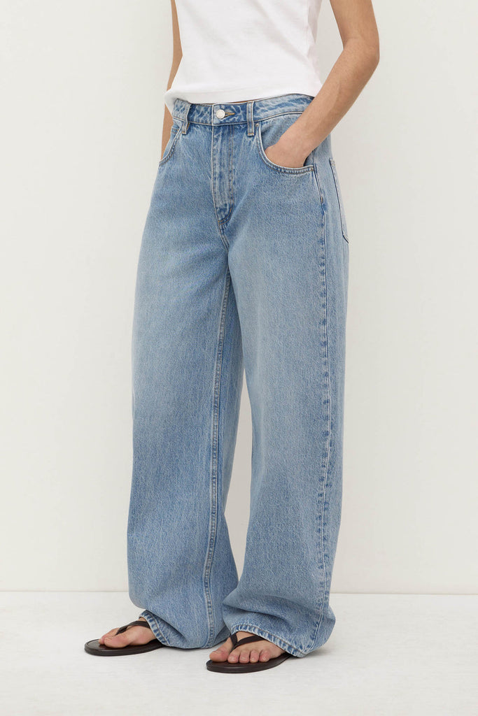 Low Curve Mid Rise Jean - Indigo Fade