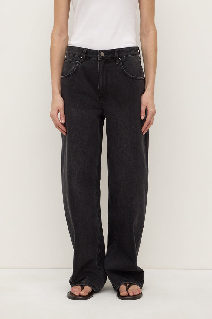 Low Curve Mid Rise Jean Faded Black
