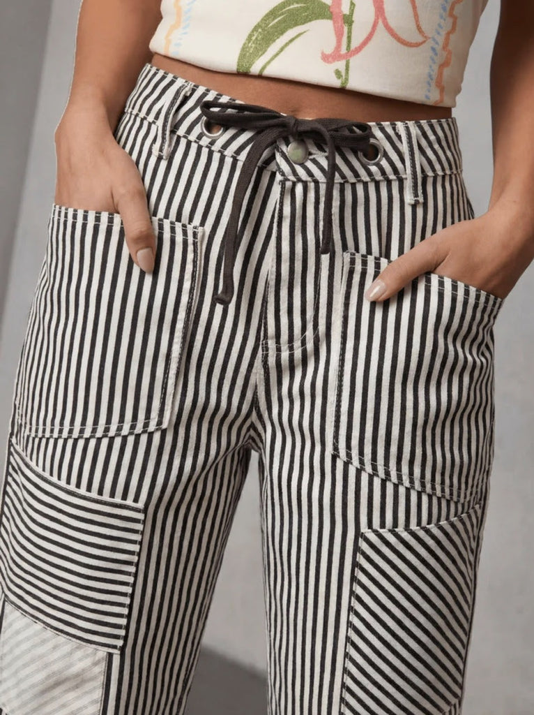 Eyelet Barrel White / Choc Stripe