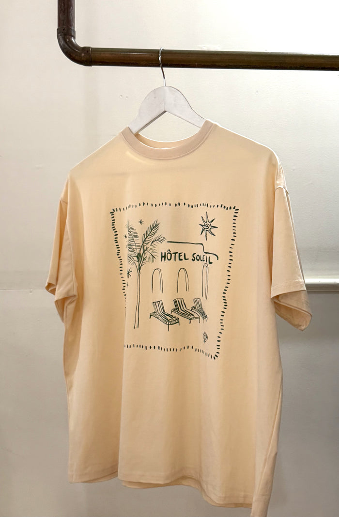 Hotel Soleil, by Frankie, Mika and max