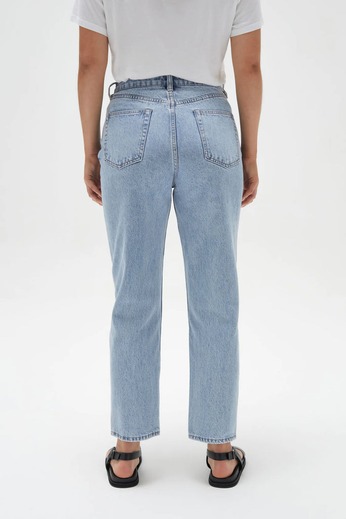 Signature Slim Jean - Light Stone