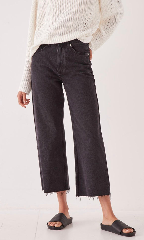 HIGH WAISTED FLARE JEANS WASHED BLACK