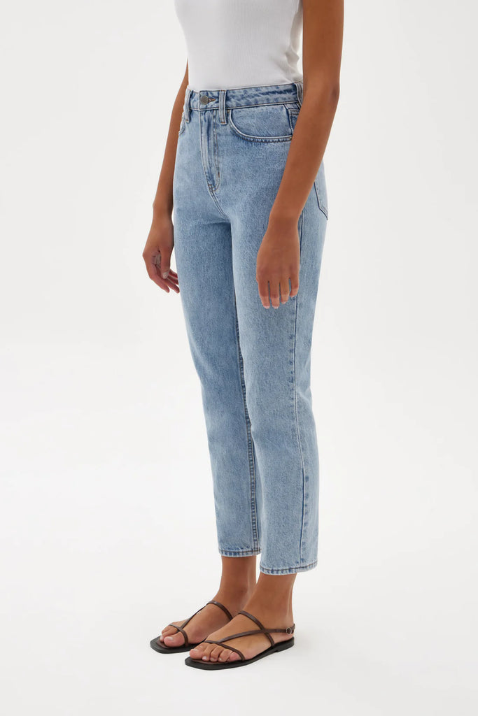 Signature Slim Jean - Light Stone